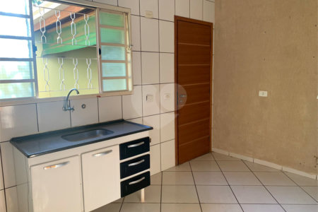 Casa à venda com 3 quartos, sendo 1 suíte,  no Centro, Três Lagoas, MS