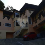 Casa à venda com 6 quartos, sendo 4 suítes, no condomínio Alpes da Cantareira, Mairiporã - SP