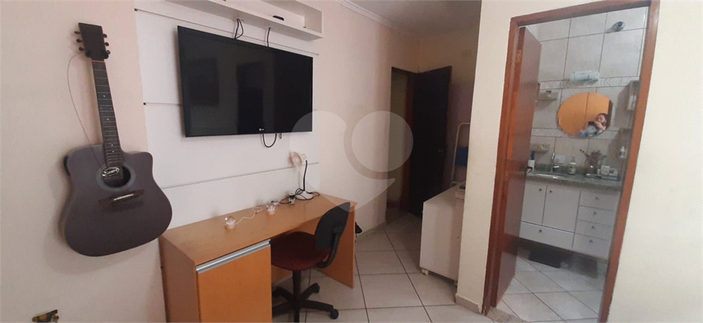 Sobrado à venda com 4 quartos, sendo 1 suíte,  em Tremembé, São Paulo, SP