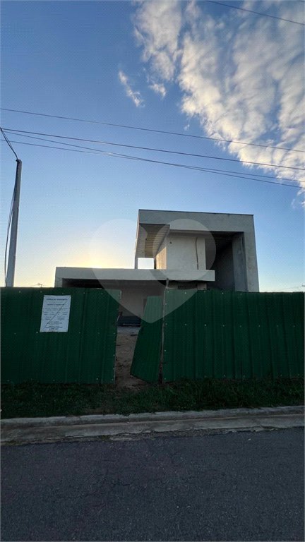 Casa em condomínio à venda com 3 quartos, sendo 2 suítes, em Ogiva, Cabo Frio, RJ