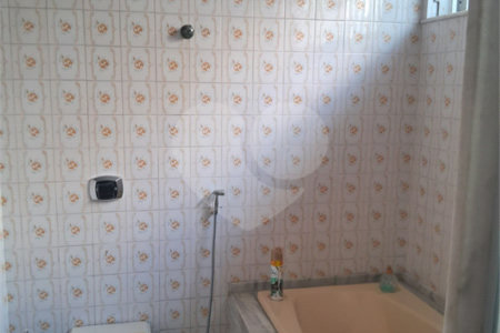 Casa à venda com 3 quartos, sendo 2 suítes, no condomínio Rio Bon, Rio de Janeiro - RJ