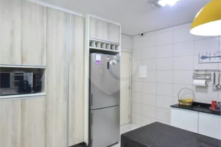 Sobrado à venda com 3 quartos, sendo 1 suíte, em Vila Morse, São Paulo, SP