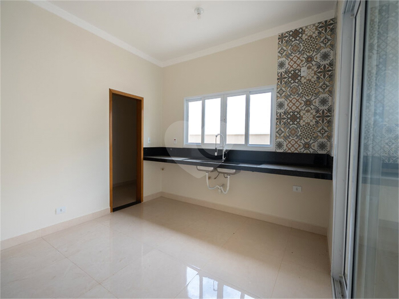 Casa à venda com 5 suítes no condomínio Lagos D´icaraí, Salto - SP
