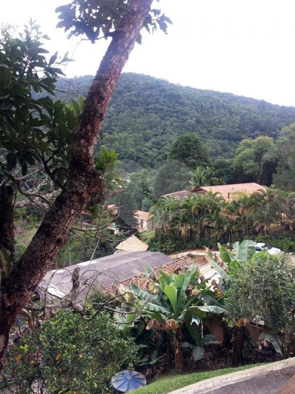 Casa à venda ou para alugar com 4 quartos, sendo 1 suíte, no condomínio Estrada Armando Barbosa ,6300, Mairiporã - SP