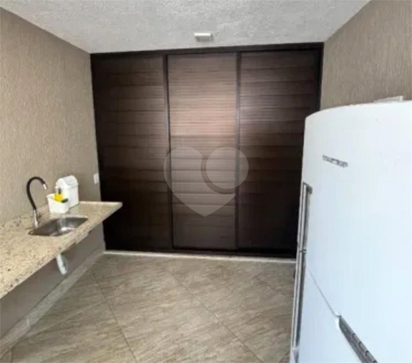 Casa à venda com 3 quartos, sendo 2 suítes, no condomínio Recanto das Palmeiras, Rio de Janeiro - RJ