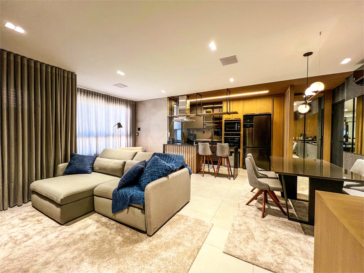 Apartamento à venda com 2 quartos, sendo 1 suíte,  em Despraiado, Cuiabá, MT