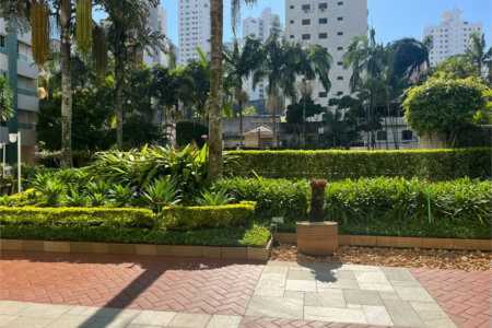 Apartamento à venda com 3 suítes em Real Parque, São Paulo, SP