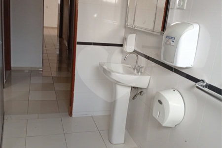 Casa para alugar com 9 quartos, sendo 3 suítes, em Jardim Panorama, Sorocaba, SP