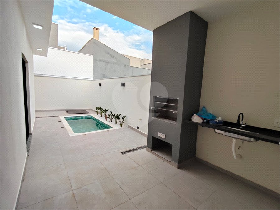 Casa à venda com 3 quartos, sendo 1 suíte, no condomínio Lago dos Ipês, Itapetininga - SP