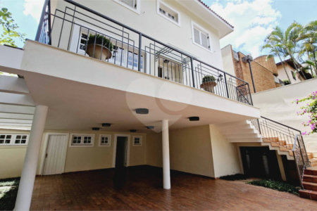 Casa à venda com 4 suítes no condomínio Jardim Vitória Régia, São Paulo - SP