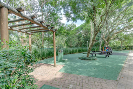 Casa à venda com 4 suítes no condomínio Granja do Morumbi, São Paulo - SP