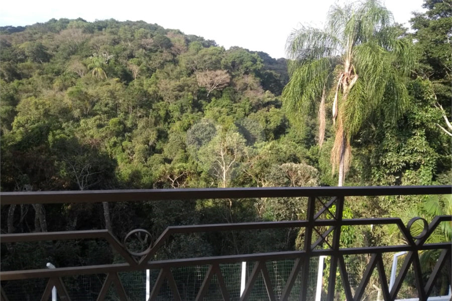 Casa à venda com 3 quartos, sendo 1 suíte, no condomínio Alpes de Mairiporã, Mairiporã - SP