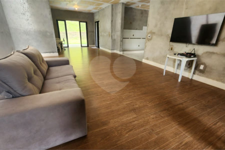 Casa à venda com 3 suítes no condomínio Residencial Jardim Primavera, Louveira - SP