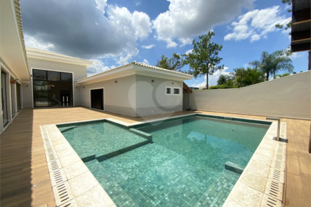 Casa à venda com 6 quartos, sendo 4 suítes,  no condomínio Palmeiras Imperiais, Salto - SP