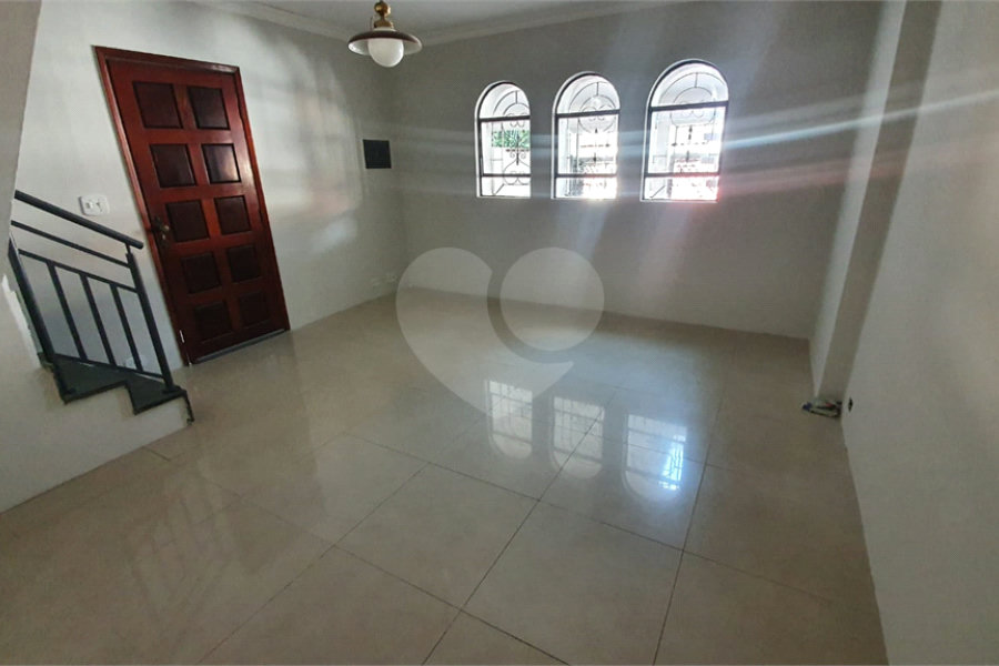 Sobrado à venda com 3 quartos, sendo 1 suíte,  em Horto, São Paulo, SP