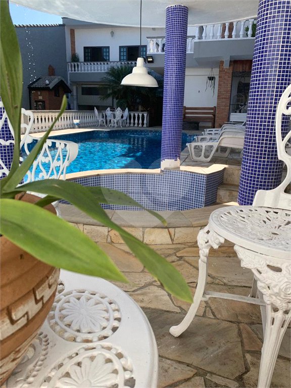 Casa à venda com 4 quartos, sendo 2 suítes,  em Mogi Moderno, Mogi das Cruzes, SP