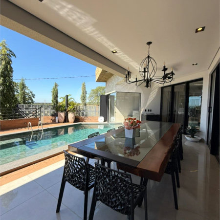 Casa à venda com 5 quartos, sendo 4 suítes,  em Village do Lago, Três Lagoas, MS