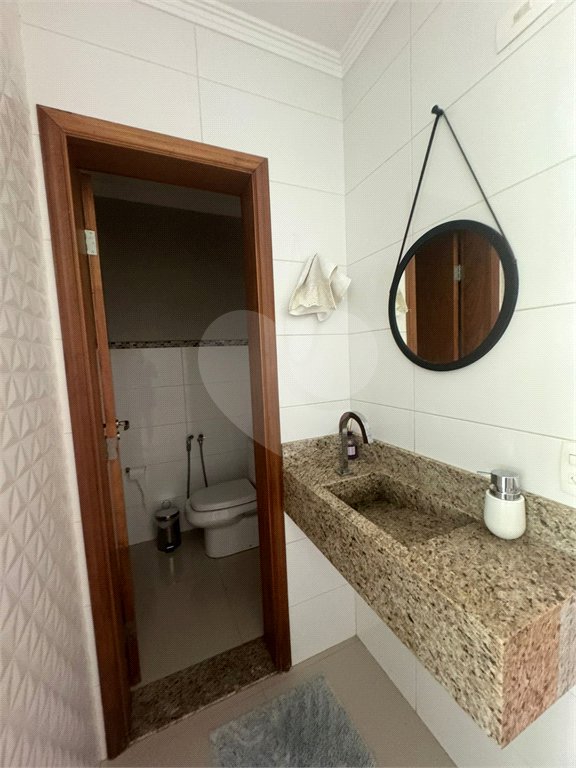 Sobrado à venda com 3 quartos, sendo 1 suíte, em Vila Nivi, São Paulo, SP