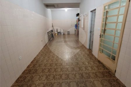 Sobrado à venda com 4 quartos em Vila Jurema, Ferraz de Vasconcelos, SP