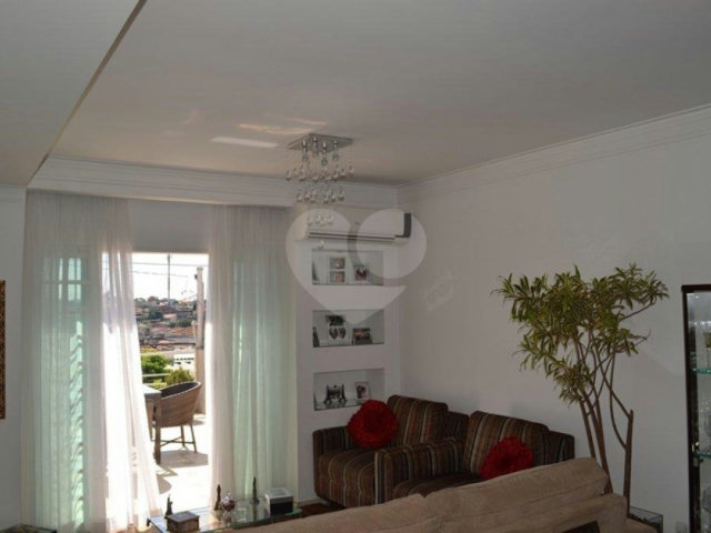 Sobrado à venda com 3 quartos, sendo 1 suíte,  em Tremembé, São Paulo, SP