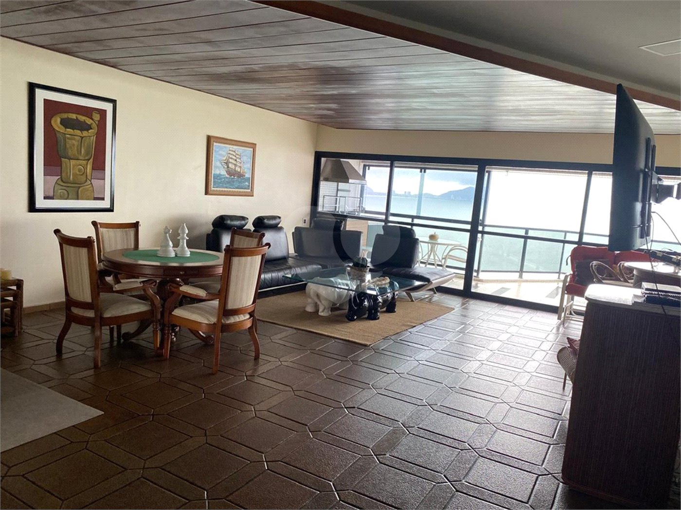 Apartamento à venda com 4 suítes em Jardim Astúrias, Guarujá, SP
