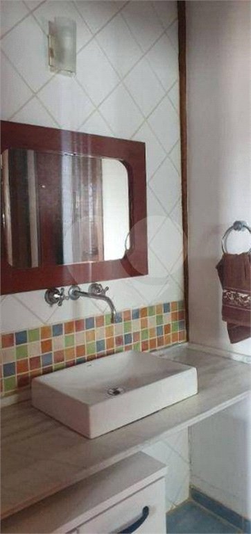 Casa à venda com 3 quartos, sendo 1 suíte, no condomínio Terras de São Francisco, Vinhedo - SP