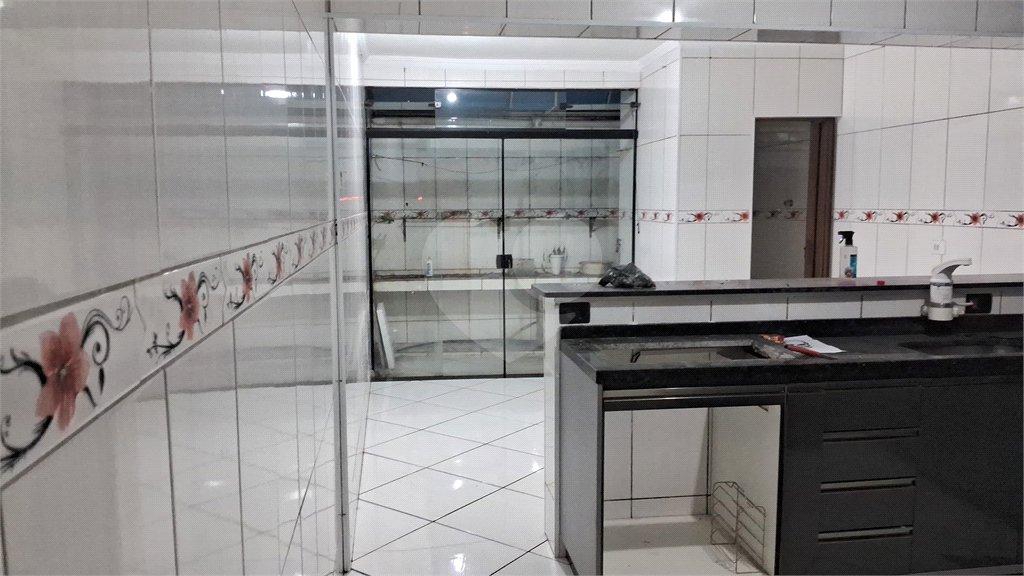 Sobrado à venda com 4 quartos em Vila Aimoré, São Paulo, SP