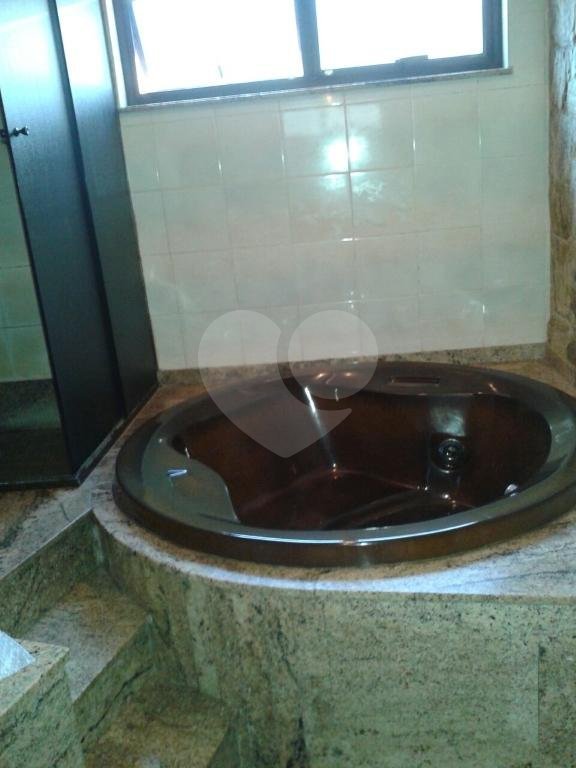 Sobrado à venda com 5 quartos, sendo 1 suíte, em Tremembé, São Paulo, SP