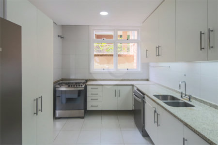 Casa em condomínio à venda com 4 quartos, sendo 2 suítes, em Alto da Boa Vista, São Paulo, SP