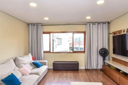 Sobrado à venda com 3 quartos, sendo 1 suíte, em Vila Morse, São Paulo, SP
