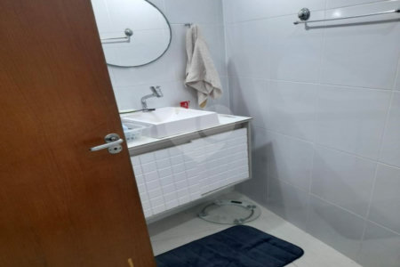 Casa à venda com 4 quartos, sendo 1 suíte, em City Bussocaba, Osasco, SP