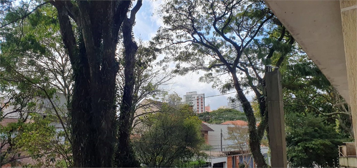 Sobrado à venda com 4 suítes em Moema, São Paulo, SP
