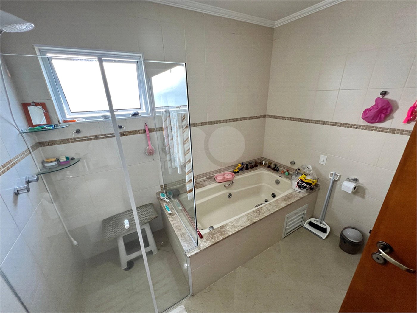 Casa à venda com 4 suítes no condomínio Residencial Cantareira, São Paulo - SP