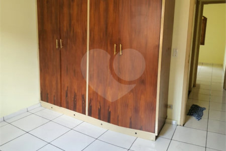 Sobrado à venda com 2 quartos em Jardim Maria Virginia, São Paulo, SP