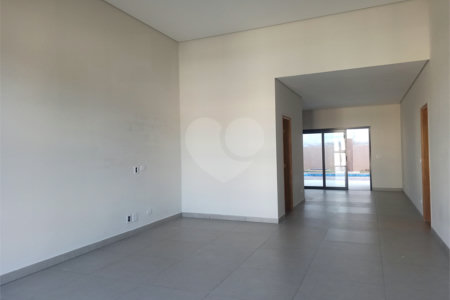 Casa à venda com 3 quartos, sendo 1 suíte, no condomínio Buona Vita, Atibaia - SP