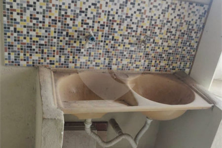Sobrado à venda com 4 quartos em Jardim Limoeiro, São José dos Campos, SP