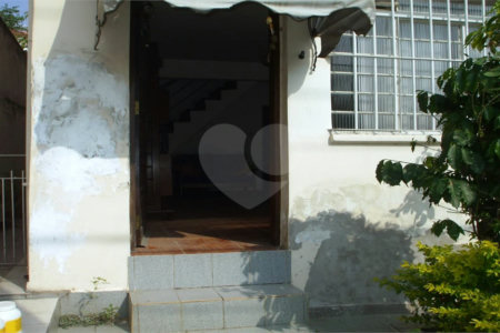 Sobrado à venda com 3 quartos em Chora Menino, São Paulo, SP