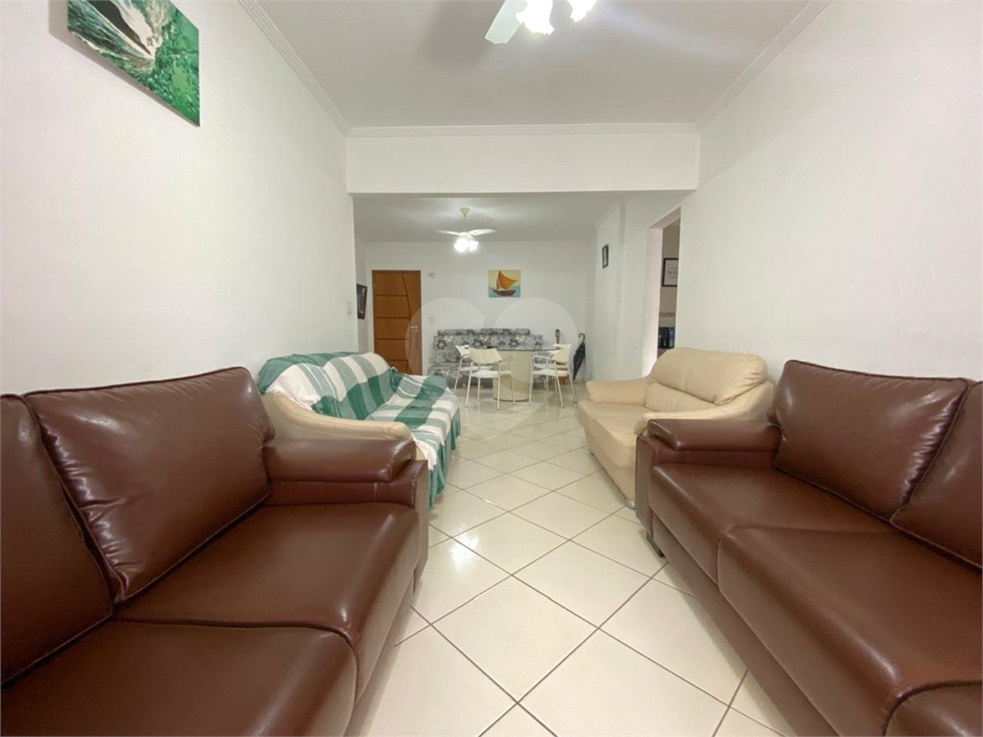 Apartamento à venda com 2 quartos, sendo 1 suíte, em Guilhermina, Praia Grande, SP
