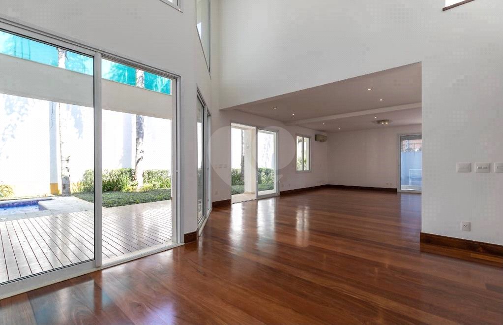Casa à venda com 4 suítes no condomínio Vila Alba, São Paulo - SP