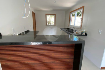Casa em condomínio à venda com 4 suítes em Praia Rasa, Armação dos Búzios, RJ
