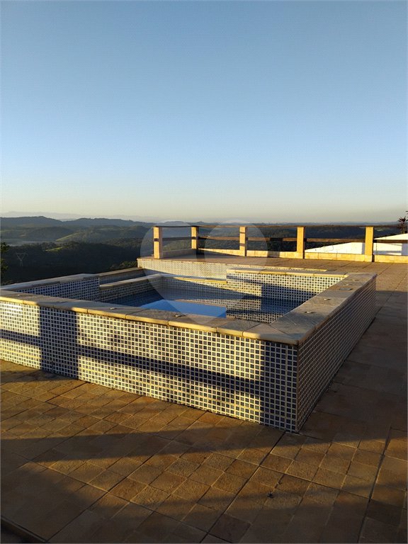 Chácara à venda com 3 quartos, sendo 1 suíte,  em Botujuru, Mogi das Cruzes, SP