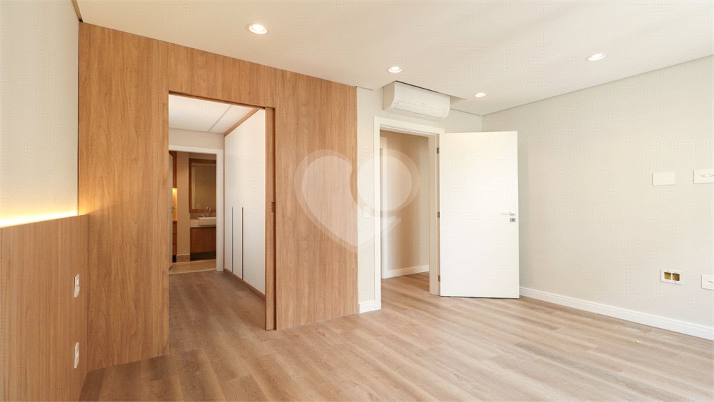 Apartamento à venda com 2 quartos, sendo 1 suíte,  em Vila Uberabinha, São Paulo, SP