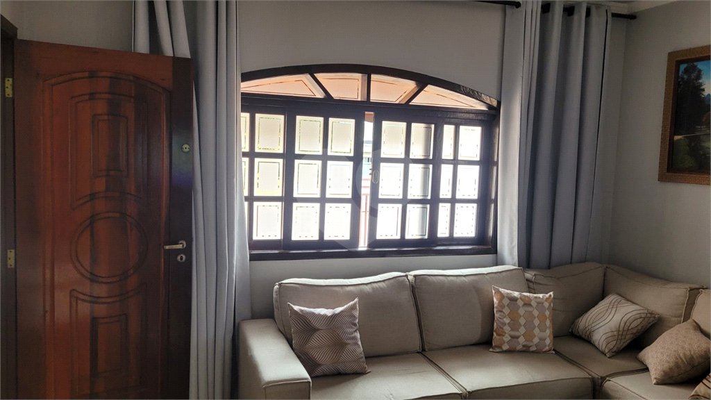 Casa à venda com 6 quartos, sendo 2 suítes, em Laranjeiras, Caieiras, SP
