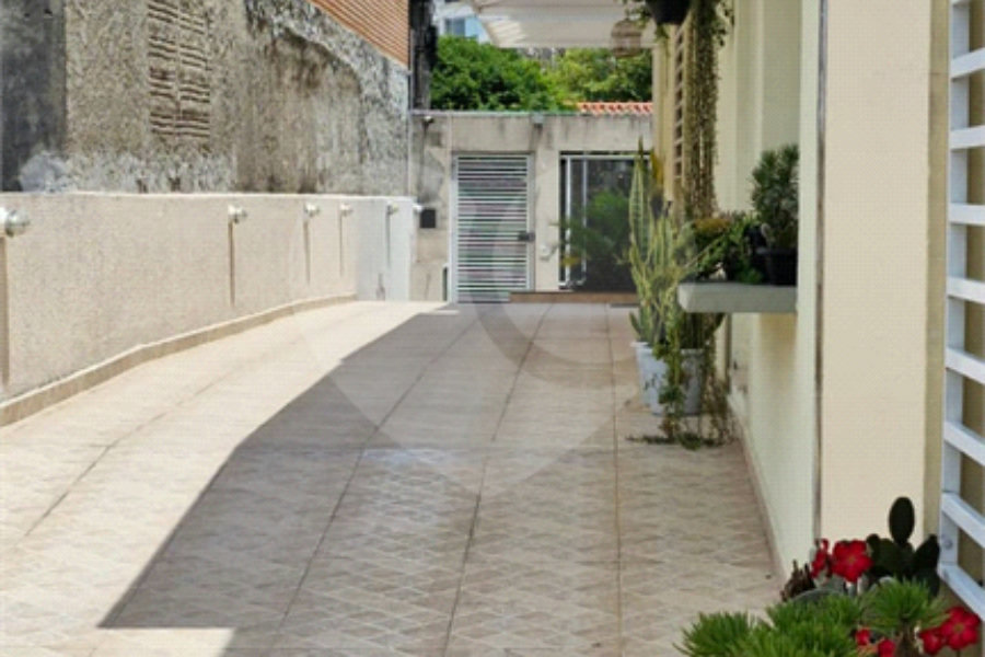 Casa à venda com 2 quartos, sendo 1 suíte, no condomínio A.m.costa, São Paulo - SP