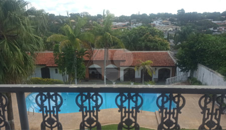 Casa à venda com 4 quartos, sendo 3 suítes,  em Jardim Itaperi, Atibaia, SP