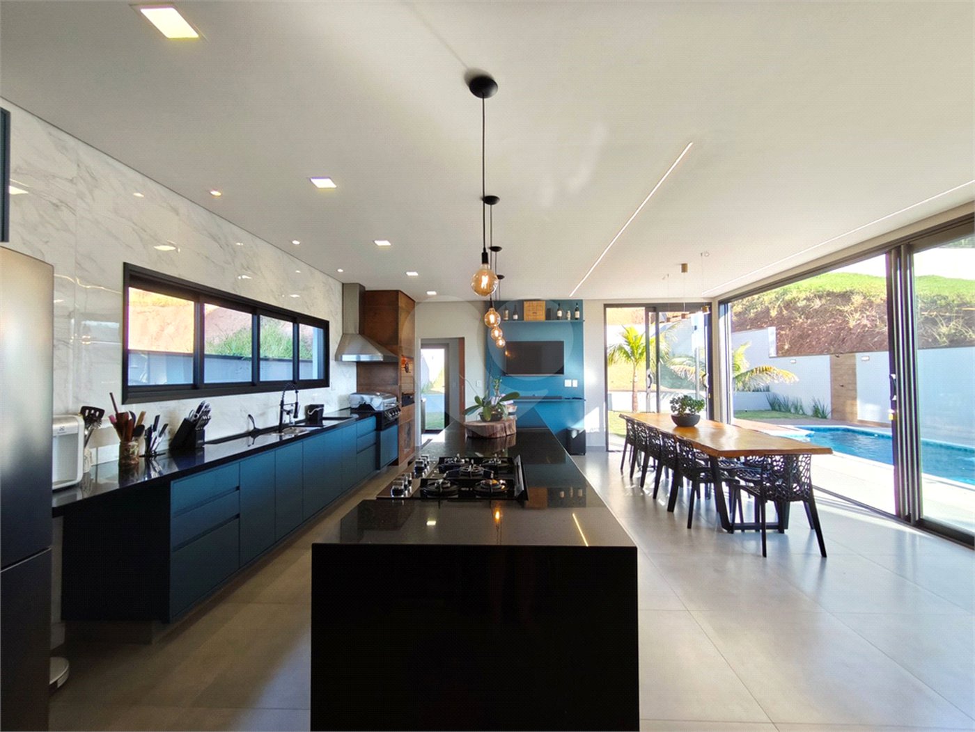 Casa à venda com 3 suítes no condomínio Villa D' Oro, Vinhedo - SP