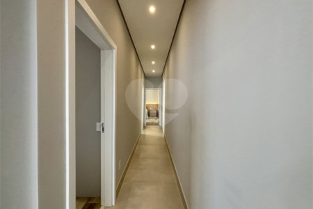 Indaiatuba - Sp - Condominio Maria Candida - R$ 2.250.000,00 - 3 suítes, sendo 1 master com closet e banheiro com duas cubas e dois chuveiros - Escritório - Piscina em Alvenaria aquecida e Hidro com Iluminação - Ar Condicionado instalado em todos os quartos, escritorio, sala e area gourmet