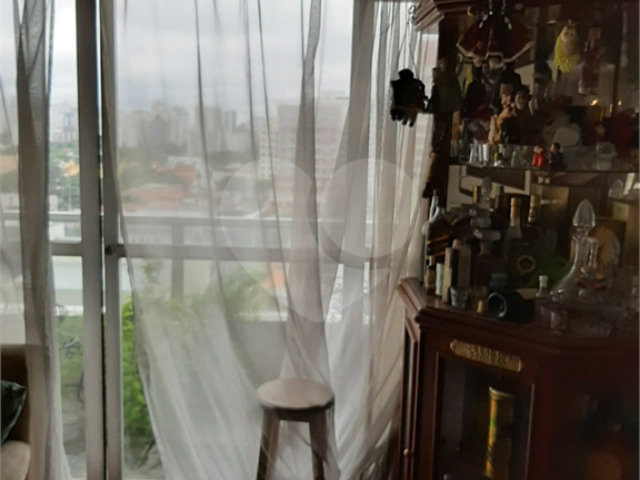 Apartamento à venda ou para alugar com 3 quartos, sendo 1 suíte,  em Moema, São Paulo, SP