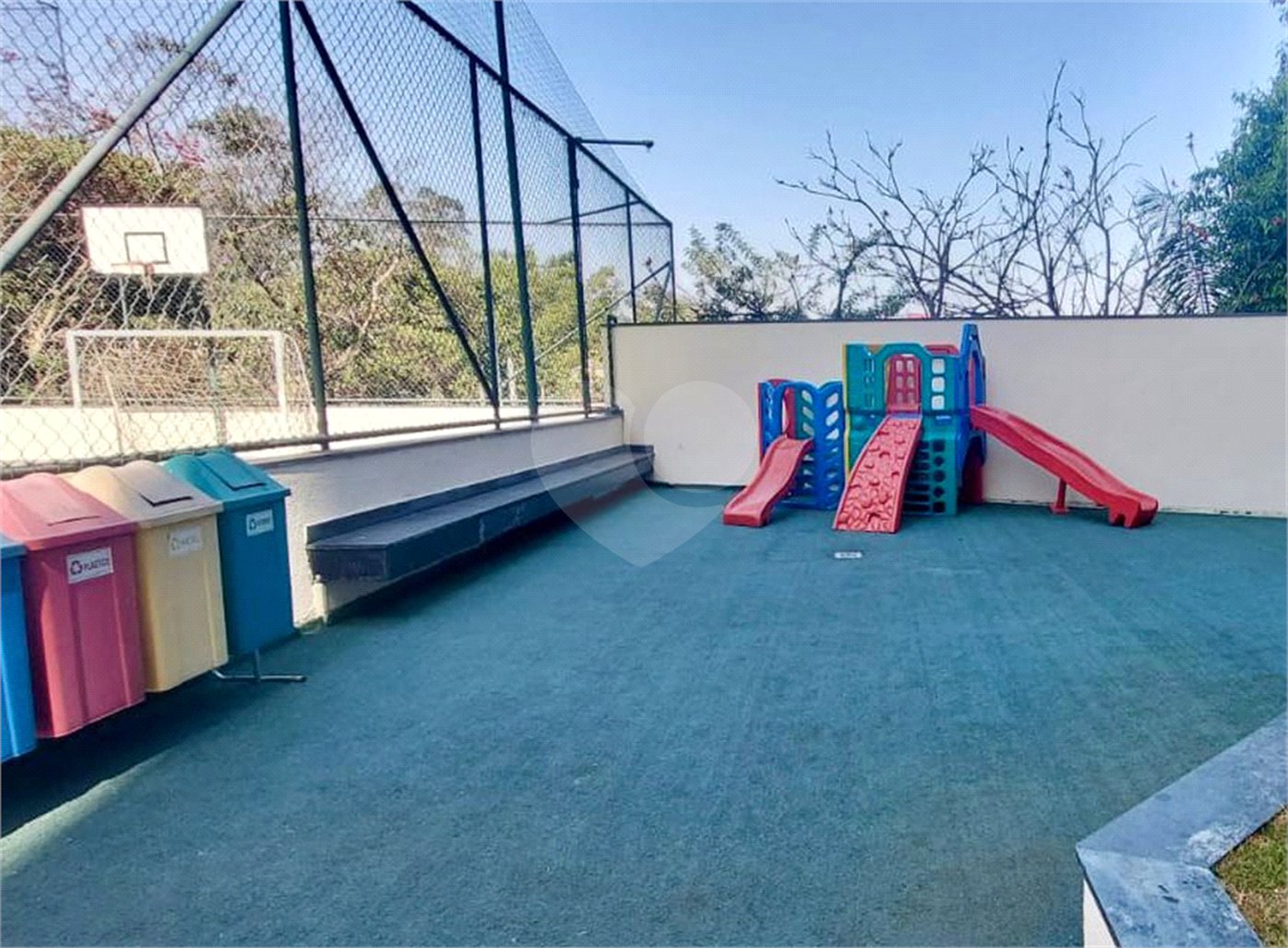 Apartamento à venda com 3 quartos, sendo 1 suíte,  em Jardim Peri Peri, São Paulo, SP