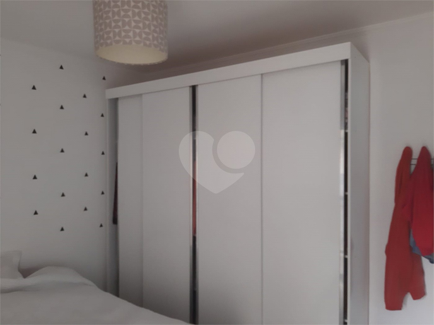 Casa à venda com 2 quartos, sendo 1 suíte, no condomínio Residencial Vila da Serra, São Paulo - SP